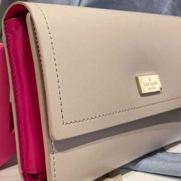 SOLD! ♠️HP 3/22!♠️ Kate Spade pink crossbody bag - Picture 2 of 10